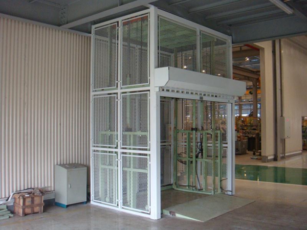 導(dǎo)軌式液壓升降機(jī) 導(dǎo)軌式液壓升降機(jī)的幾點優(yōu)勢